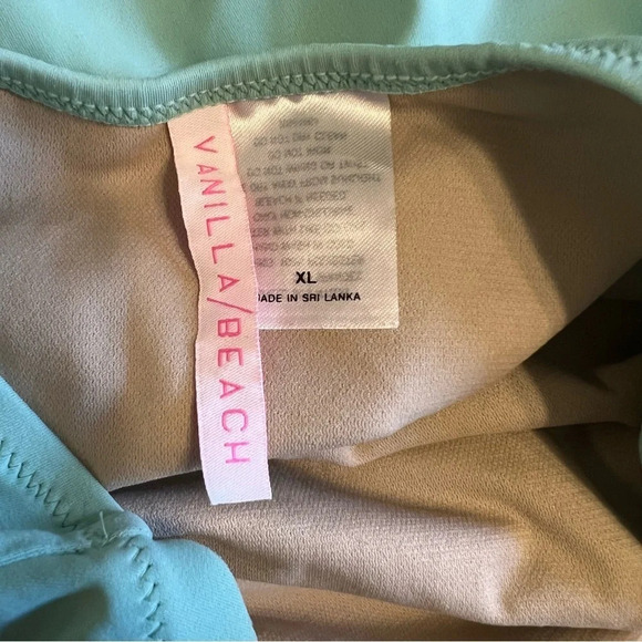 Vanilla/Beach Mint Scalloped One Piece Bikini Swimsuit Halter Size XL - Picture 4 of 10